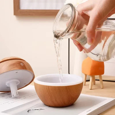 Humidificateur d air marron clair reçoit eau