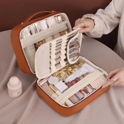 Trousse maquillage - OrganizeBeauty - Rangement innovant - Couleur marron  - remplie de produits