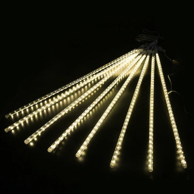 Guirlande LED Météore Jardin allumée lumière blanc chaud