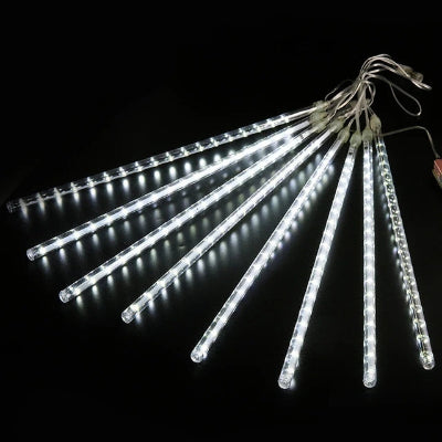 Guirlande LED Météore Jardin allumée lumière blanc froid