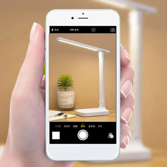 Lampe de bureau  LumiWork photo prise dans smartphone