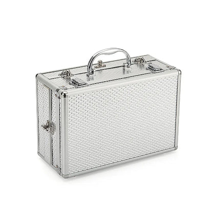 coffret maquillage premium argenté fermé posé debout