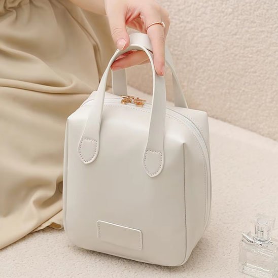 Trousse Maquillage - Élégance Voyage - blanc - fermée - rangement innovant