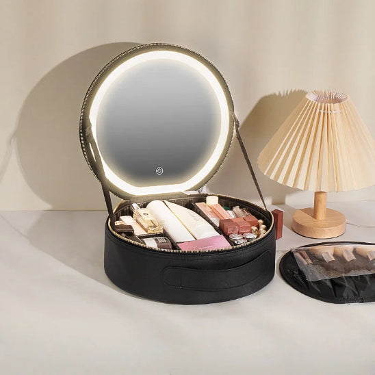 trousse de maquillage led nori noir ouverte  remplie produits cosmétiques